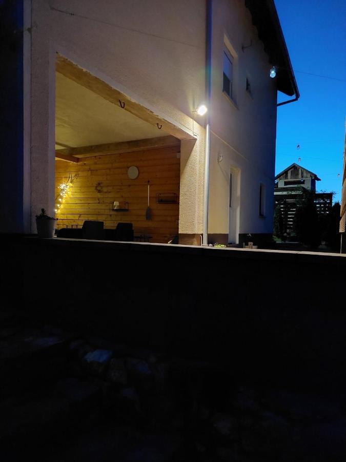 شقة Apartman Hana Drežnik Grad المظهر الخارجي الصورة